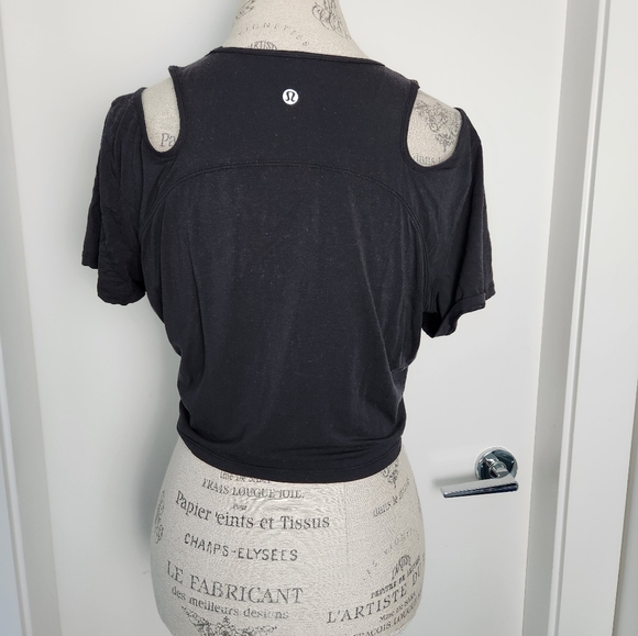 Lululemon Shoulder Cutout Yoga Tshirt - Picture 3 of 13